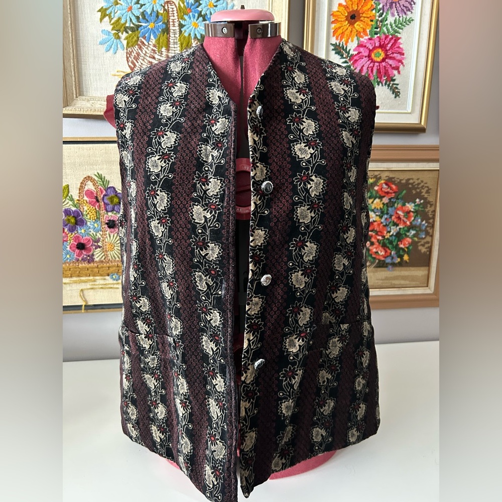King Shing vest Size L